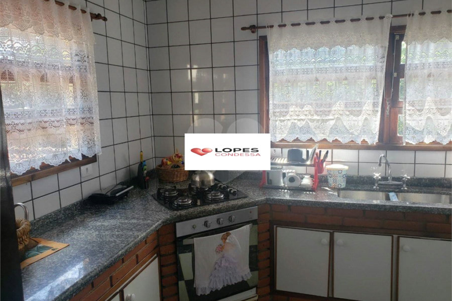 Casa à venda com 4 quartos, sendo 2 suítes, no condomínio Alpes da Cantareira, Mairiporã - SP