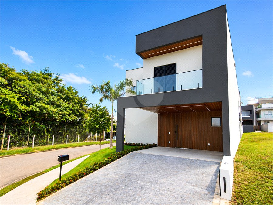 Casa à venda com 3 suítes no condomínio Terras de São Francisco, Sorocaba - SP