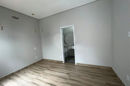 Casa à venda com 3 quartos, sendo 1 suíte, no condomínio Horto Florestal Villagio, Sorocaba - SP