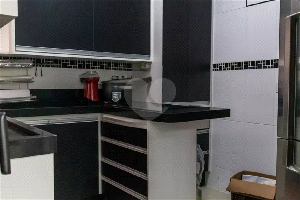 Casa à venda com 3 quartos, sendo 1 suíte,  no condomínio Rafaela I, São Paulo - SP