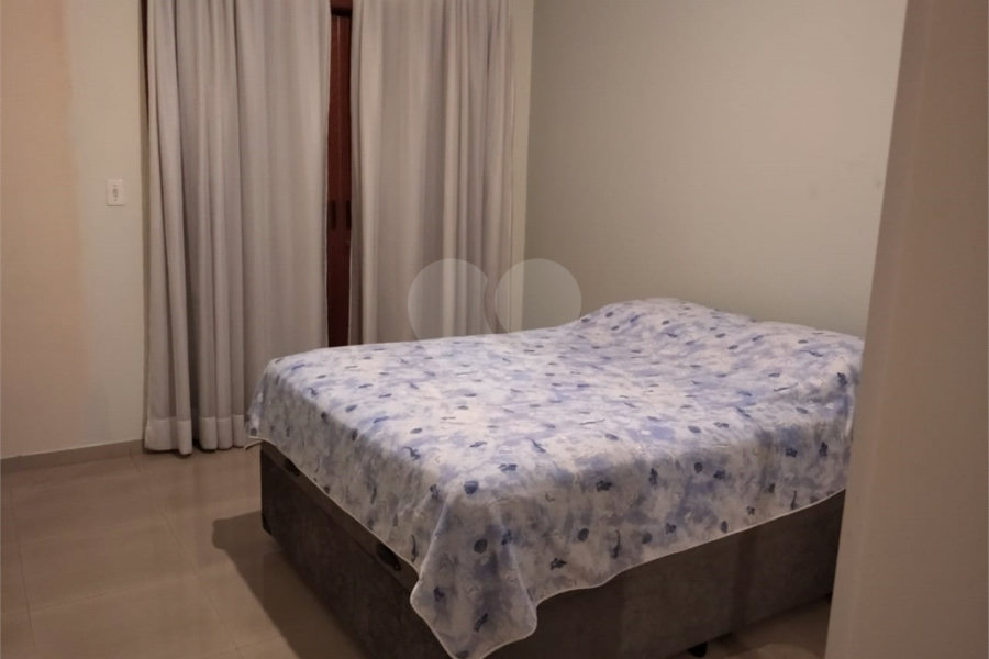 Sobrado à venda com 3 suítes em Vila Irmãos Arnoni, São Paulo, SP