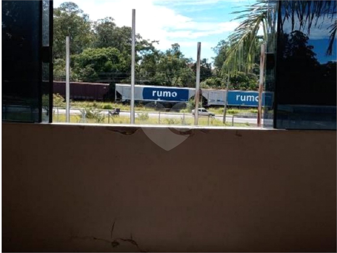 Galpão Comercial .