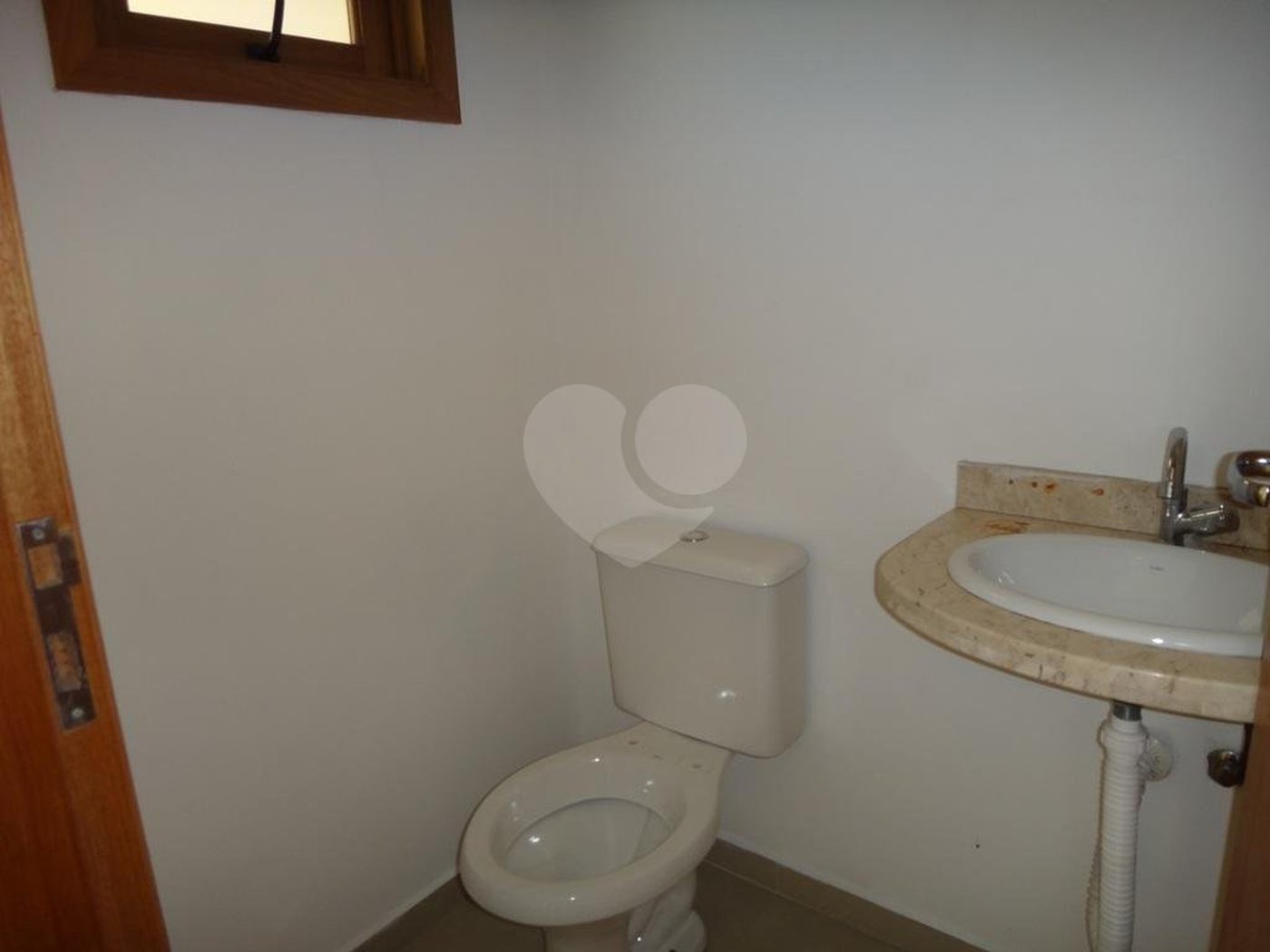 Casa à venda ou para alugar com 4 quartos, sendo 2 suítes, no condomínio Vila Hípica, São Paulo - SP