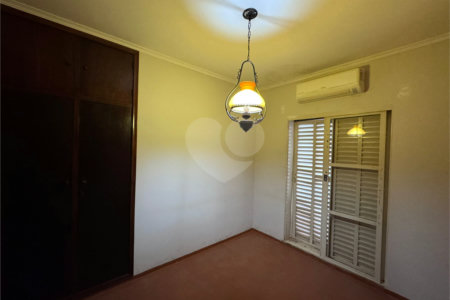 Sobrado à venda com 4 quartos, sendo 3 suítes, em Jardim América, Ribeirão Preto, SP