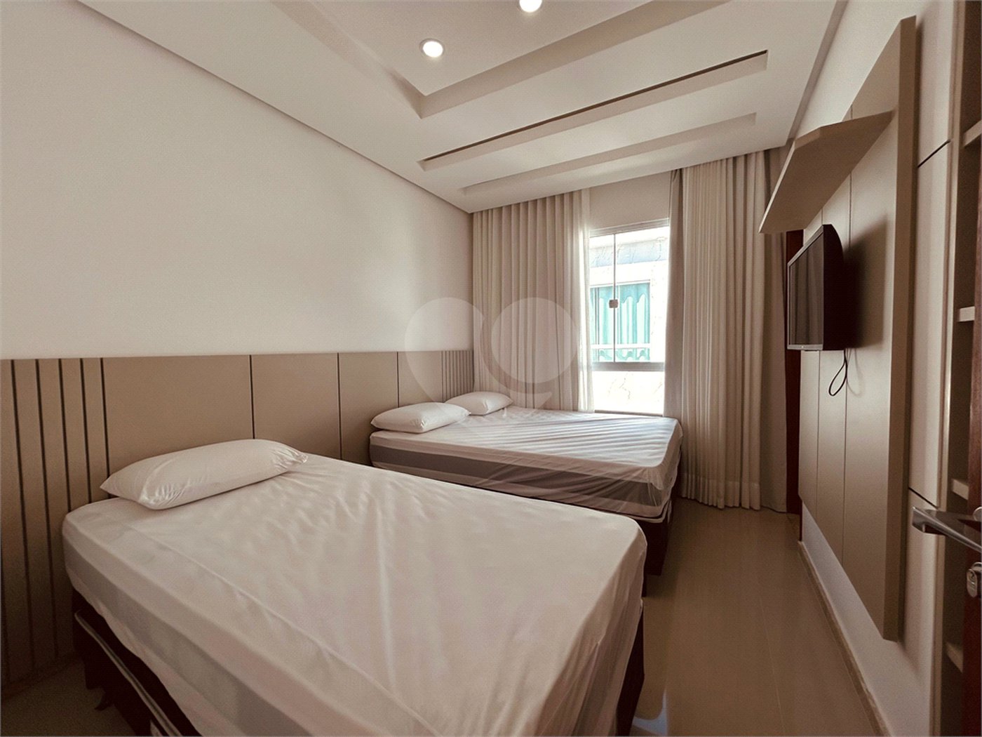 Apartamento à venda com 2 suítes, em Taperapuan, Porto Seguro, BA