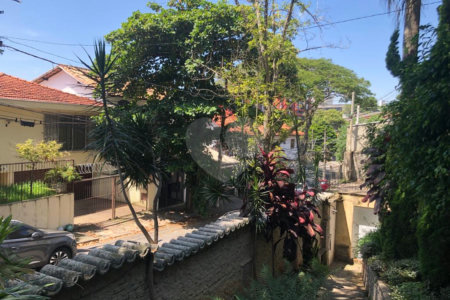 Casa à venda com 4 quartos, sendo 1 suíte,  em Jardim Colombo, São Paulo, SP