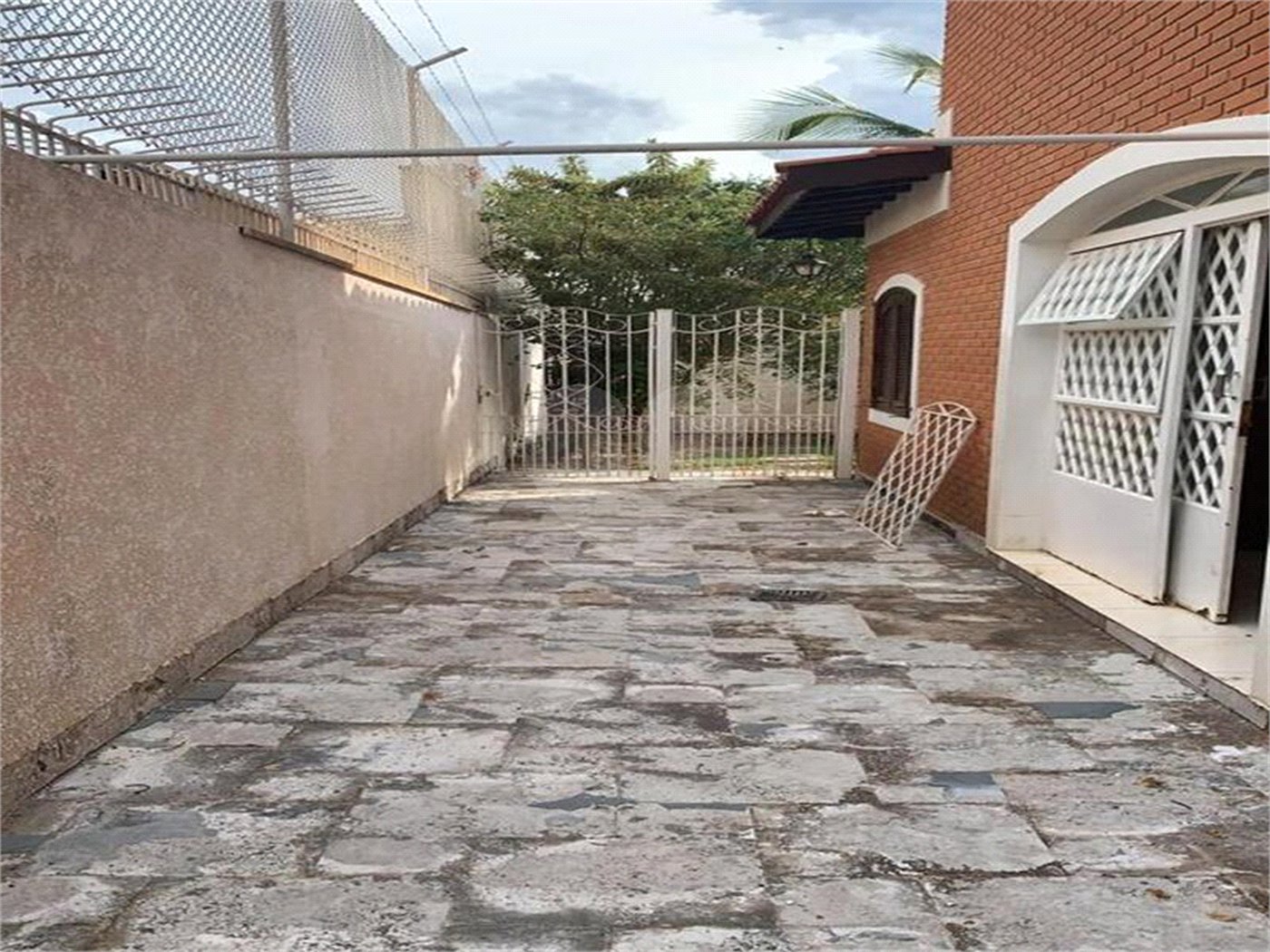 Sobrado à venda com 3 suítes em Jardim Dom Bosco, Indaiatuba, SP