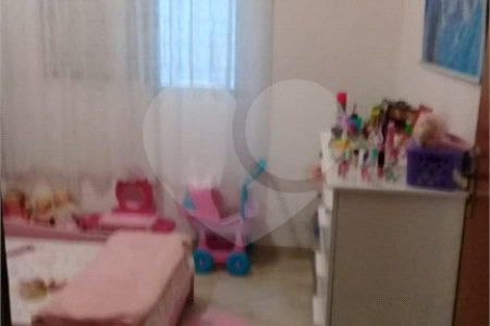 Casa à venda com 4 quartos, sendo 1 suíte, em Parque Santa Rosa, Suzano, SP