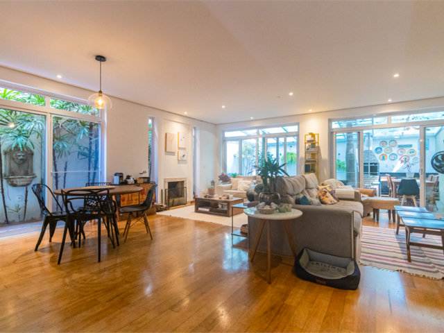 Casa à venda com 4 suítes no condomínio Vila Inglesa, São Paulo - SP