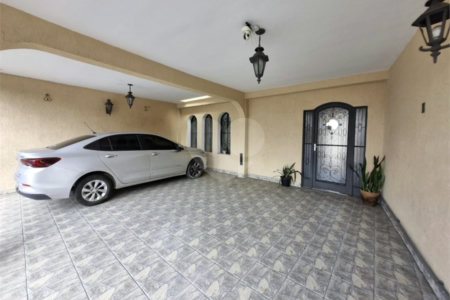 Sobrado à venda com 3 quartos, sendo 2 suítes, em Jardim Ester Yolanda, São Paulo, SP