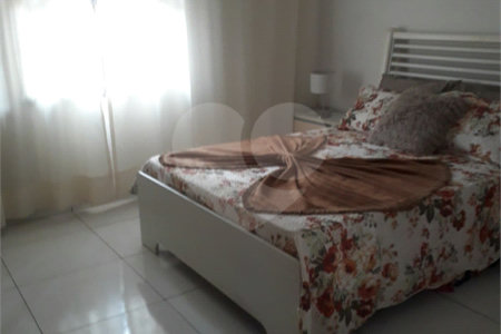 Casa Térrea à venda com 3 quartos em Jardim Nadir, São Paulo, SP
