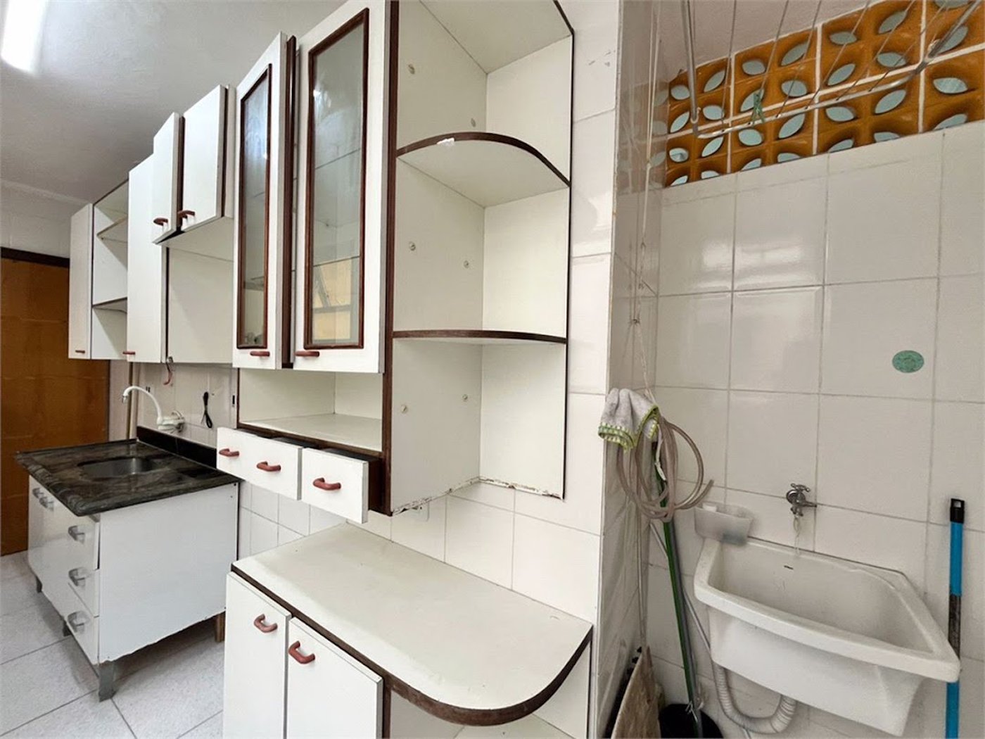 Apartamento com 2 dormitórios à venda, 80 m² por R$ 290.000,00 - Enseada - Guarujá/SP