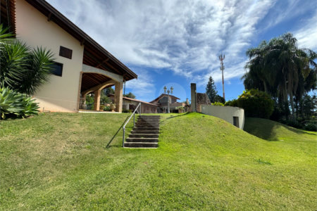 Casa à venda com 7 quartos, sendo 3 suítes,  em Jardim Colombo, Itapetininga, SP