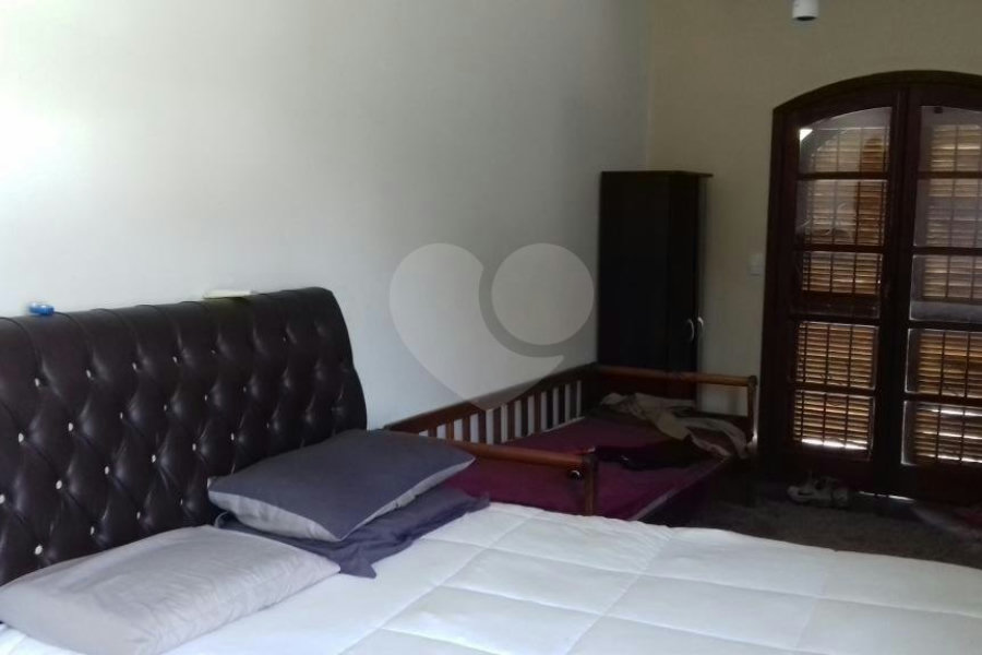 Sobrado à venda com 4 quartos, sendo 2 suítes, em City Recanto Anastácio, São Paulo, SP