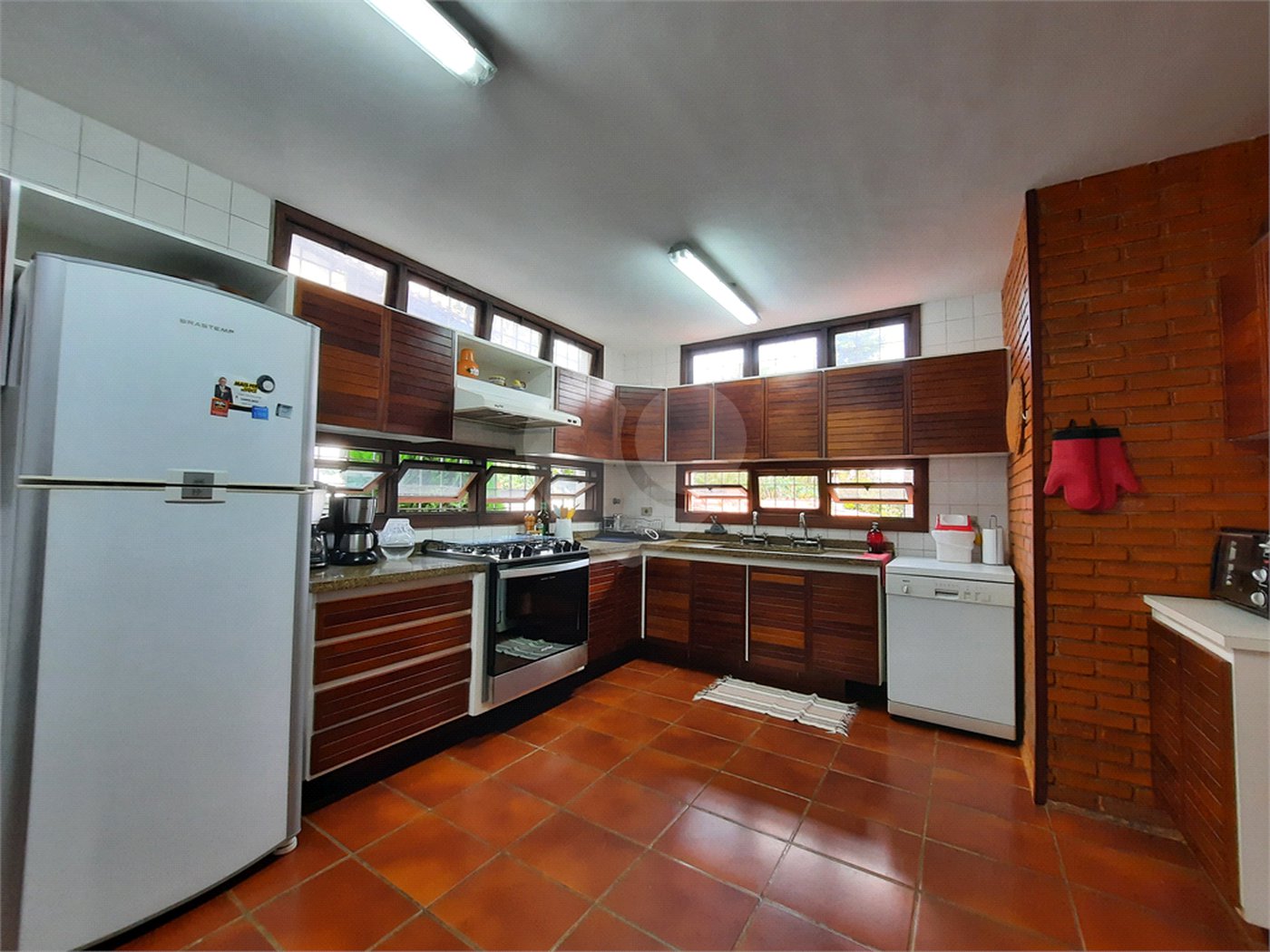 Casa à venda com 6 quartos, sendo 3 suítes, em Morumbi, São Paulo, SP