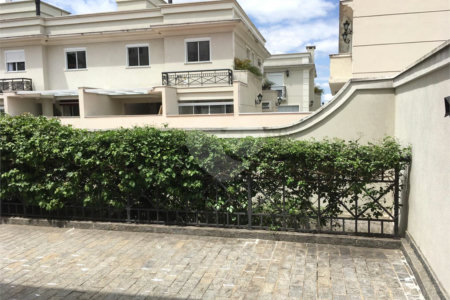 Casa à venda com 4 quartos, sendo 3 suítes,  em Vila Monumento, São Paulo, SP
