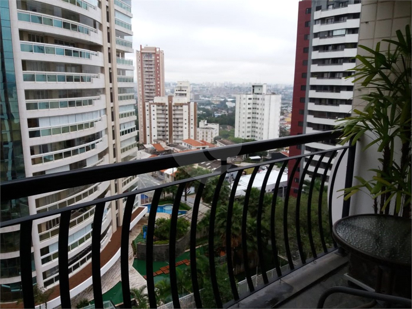 Apartamento à venda com 3 quartos, sendo 1 suíte, em Alto da Lapa, São Paulo, SP