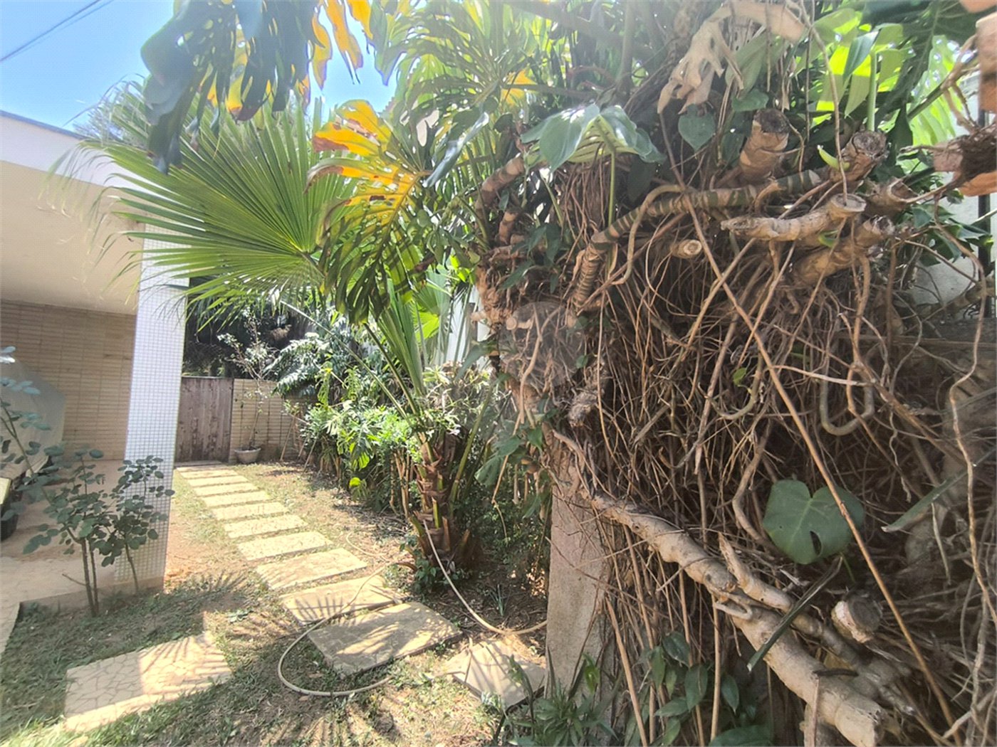 Casa à venda com 6 quartos, sendo 1 suíte, em Tremembé, São Paulo, SP