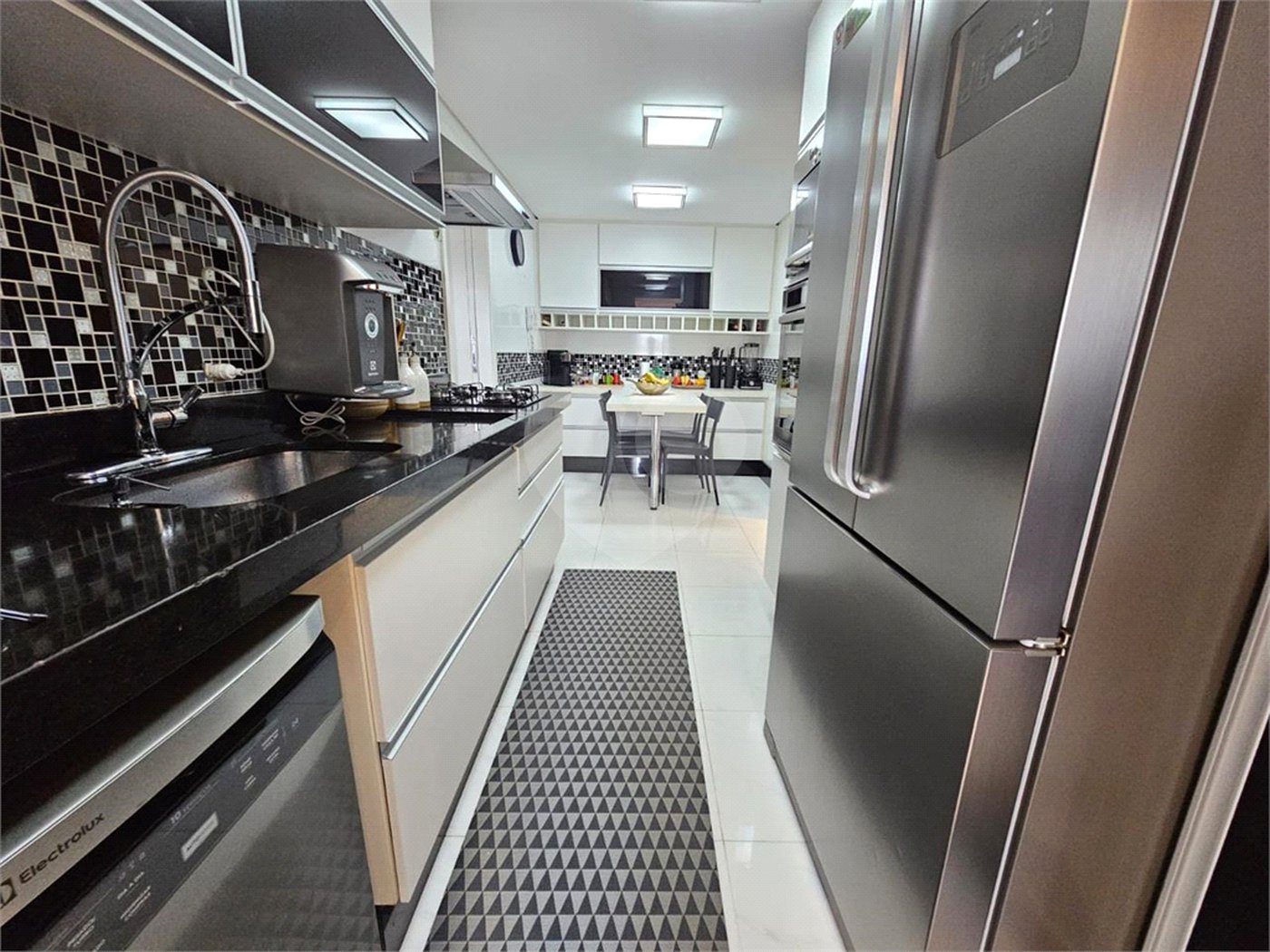 Apartamento à venda com 3 quartos, sendo 1 suíte, em Vila Regente Feijó, São Paulo, SP