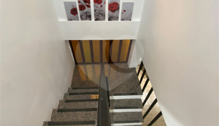 Sobrado à venda com 5 quartos, sendo 1 suíte,  em Cidade Vargas, São Paulo, SP
