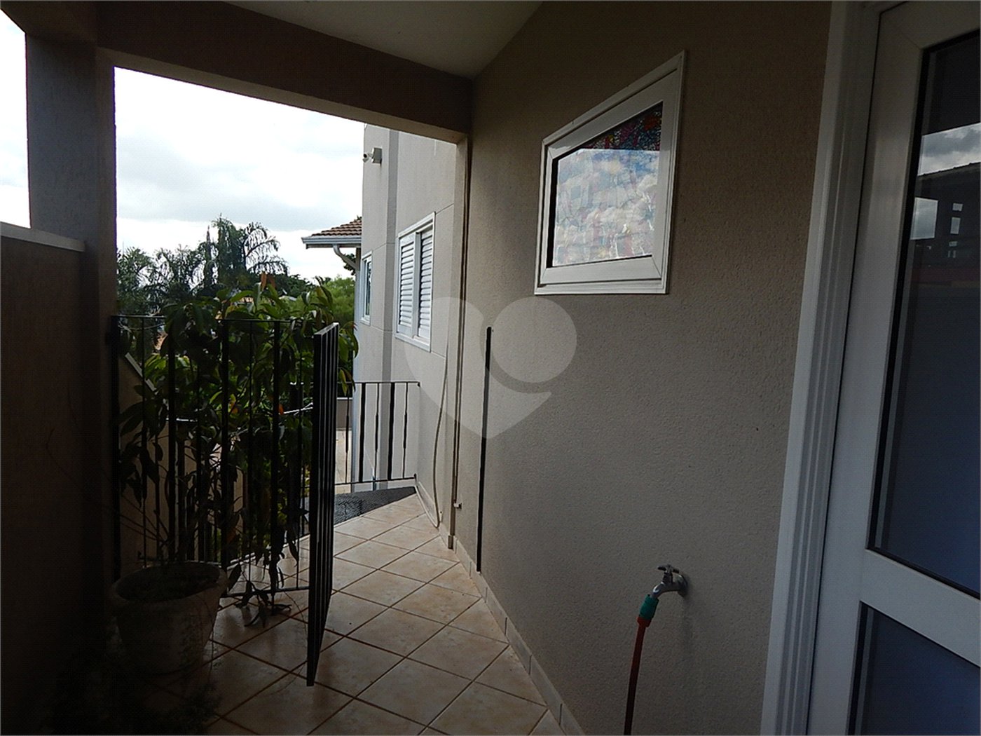 Casa à venda com 3 quartos, sendo 1 suíte, no condomínio Alpes de Vinhedo, Vinhedo - SP