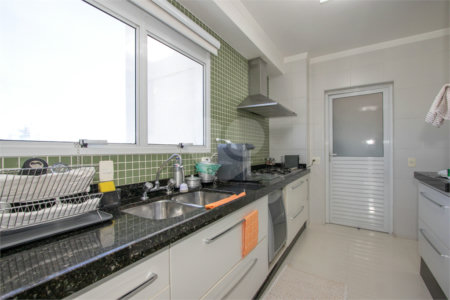 Apartamento à venda com 4 quartos, sendo 3 suítes,  em Vila Romana, São Paulo, SP