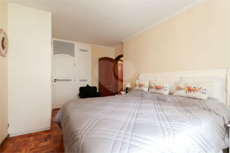 Apartamento à venda com 4 quartos, sendo 3 suítes, em Campo Belo, São Paulo, SP