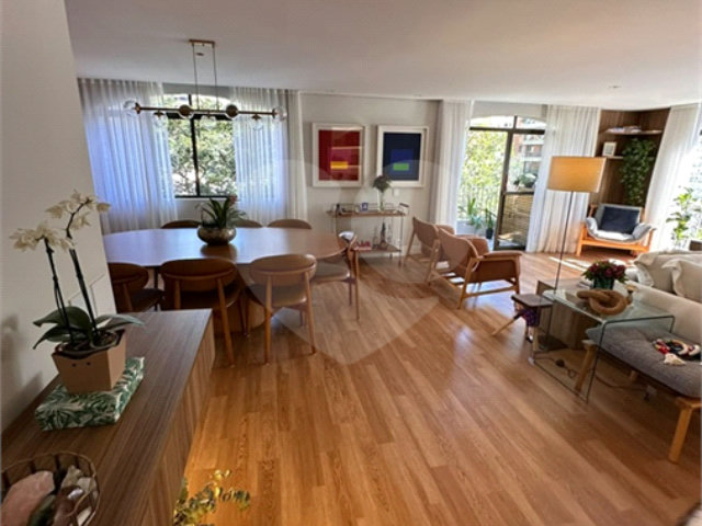 Apartamento para alugar com 3 quartos, sendo 2 suítes,  em Moema, São Paulo, SP