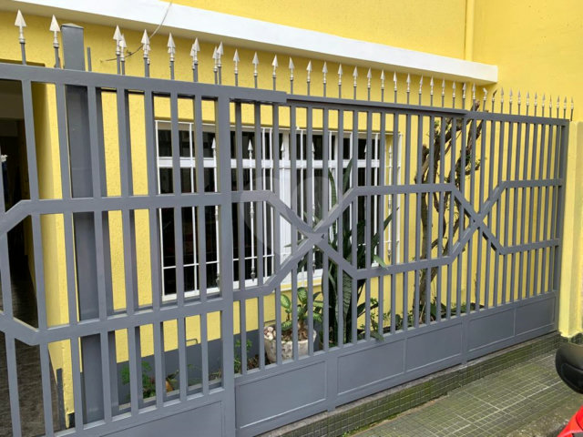 Sobrado à venda com 4 quartos em Parque Edu Chaves, São Paulo, SP