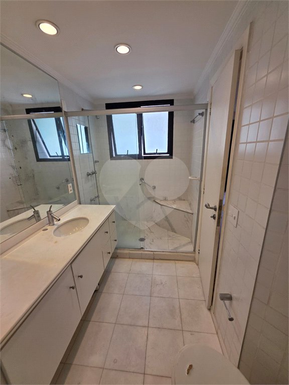Apartamento à venda com 3 suítes em Vila Uberabinha, São Paulo, SP