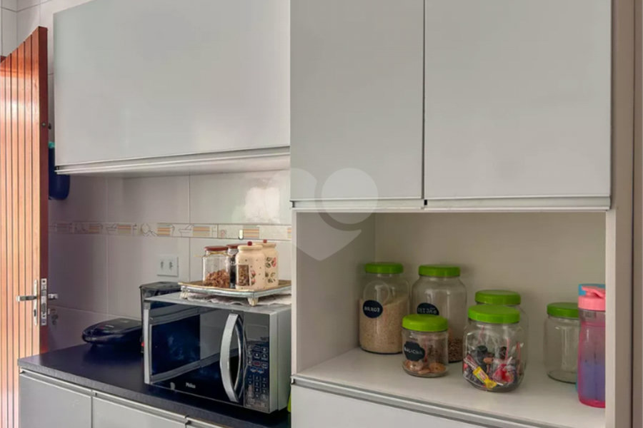 Sobrado à venda com 3 quartos, sendo 1 suíte, em Vila Mangalot, São Paulo, SP
