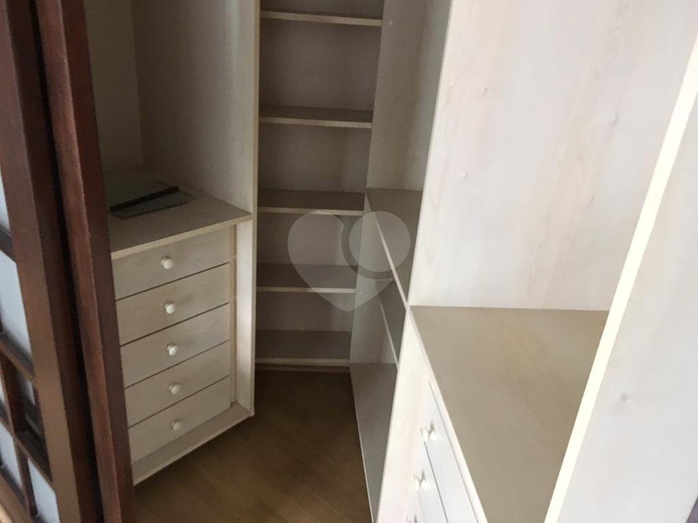 Apartamento à venda com 3 quartos, sendo 1 suíte,  em Santo Amaro, São Paulo, SP