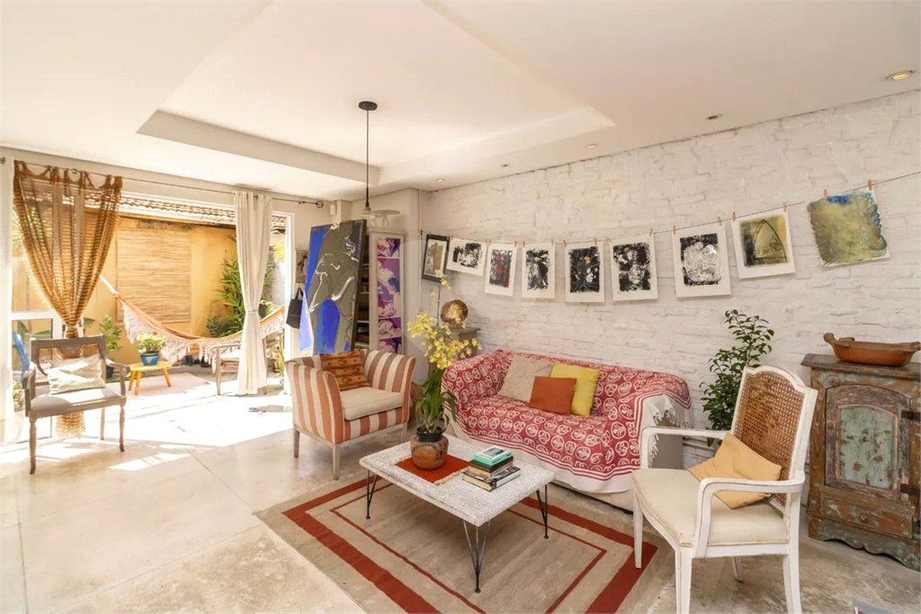 Casa à venda com 3 quartos, sendo 1 suíte, em Perdizes, São Paulo, SP