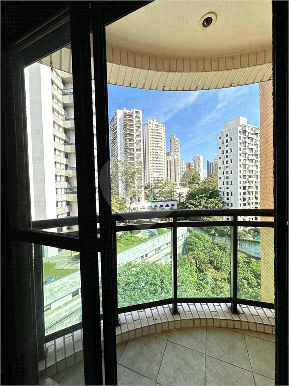 Apartamento à venda com 3 suítes em Vila Suzana, São Paulo, SP