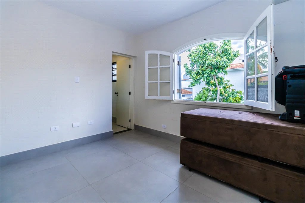 Casa à venda com 3 quartos, sendo 1 suíte, em Brooklin Paulista, São Paulo, SP