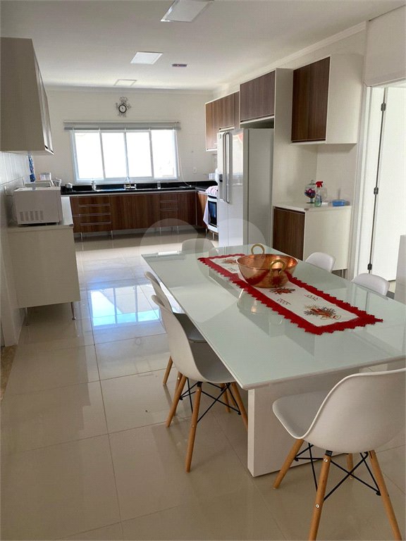 Casa à venda com 4 suítes no condomínio Reserva Ibirapitanga Ii, Santa Isabel - SP