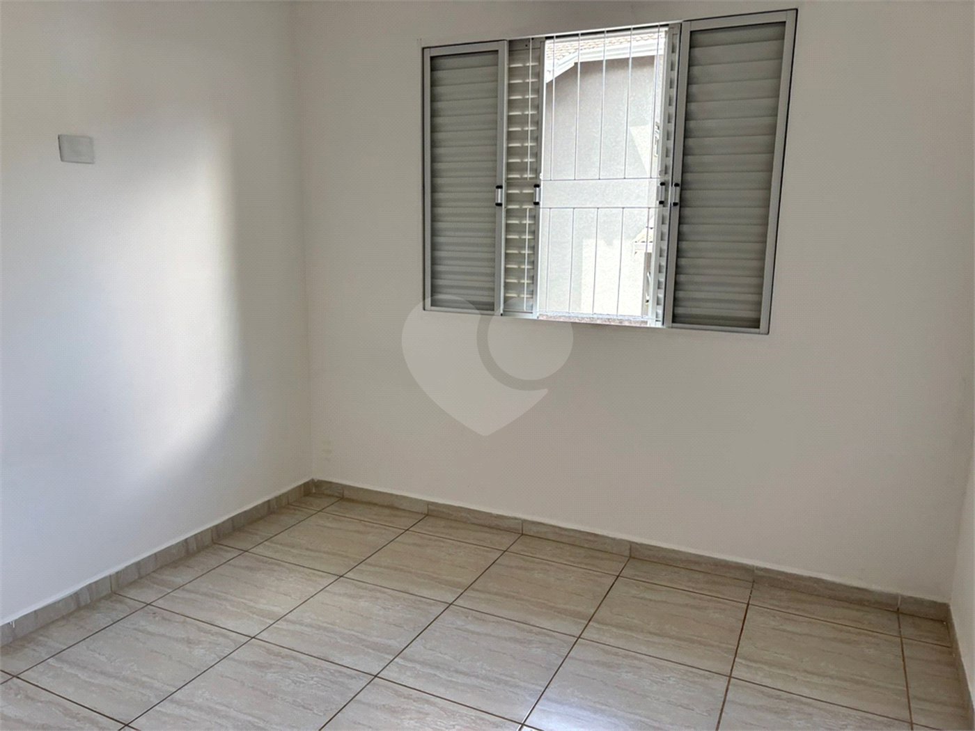 Casa em condomínio à venda com 3 quartos, sendo 1 suíte,  em Jardim Estância Brasil, Atibaia, SP