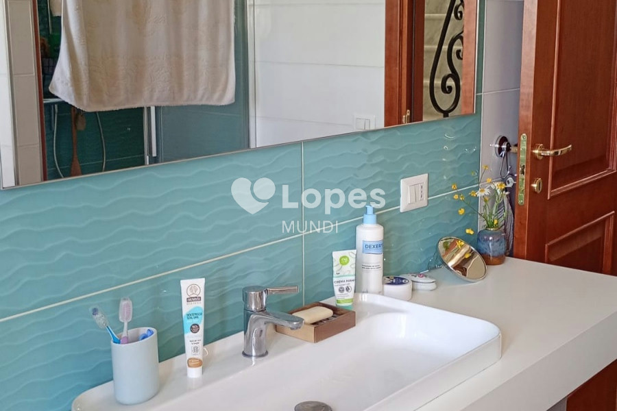 Casa com 3 suítes à venda em Ruoti, Potenza, Itália – Ideal para turismo
