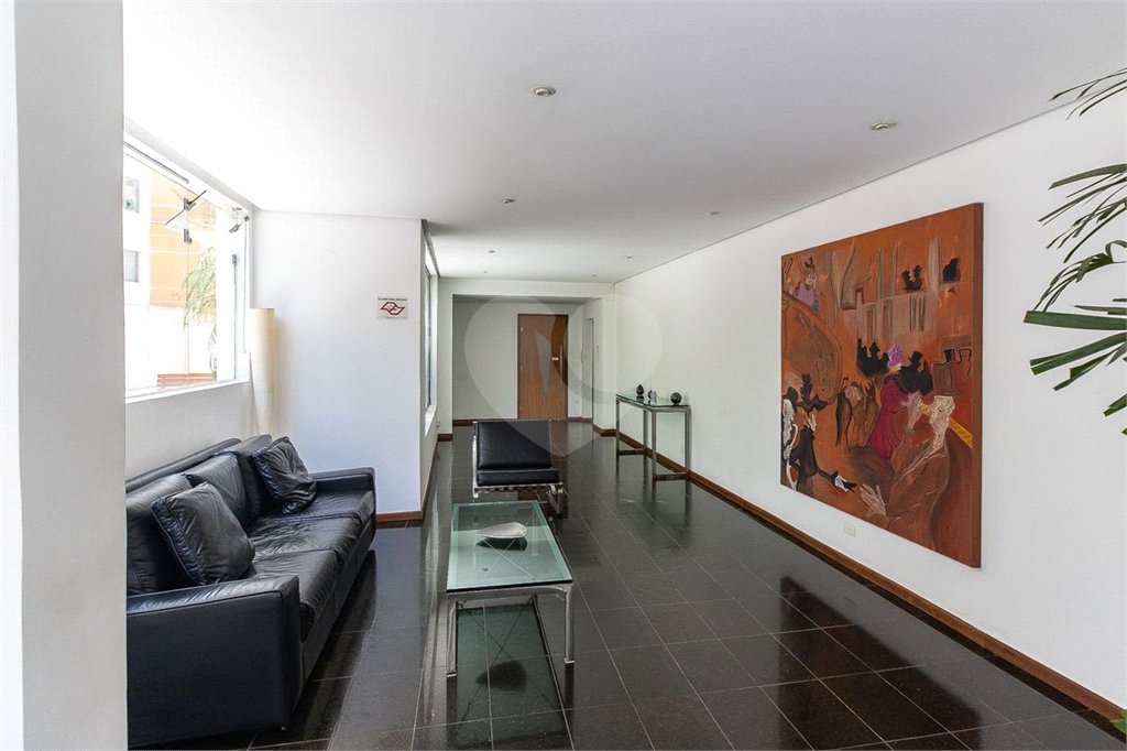 Apartamento à venda com 3 quartos, sendo 1 suíte, em Itaim Bibi, São Paulo, SP