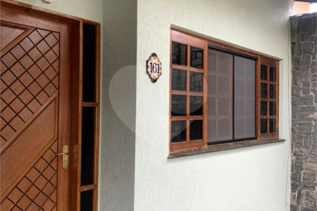 Casa à venda com 3 quartos, sendo 1 suíte, em Parque Santa Rosa, Suzano, SP