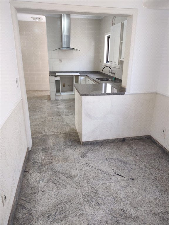 Casa à venda com 4 suítes no condomínio Estância Marambaia, Vinhedo - SP