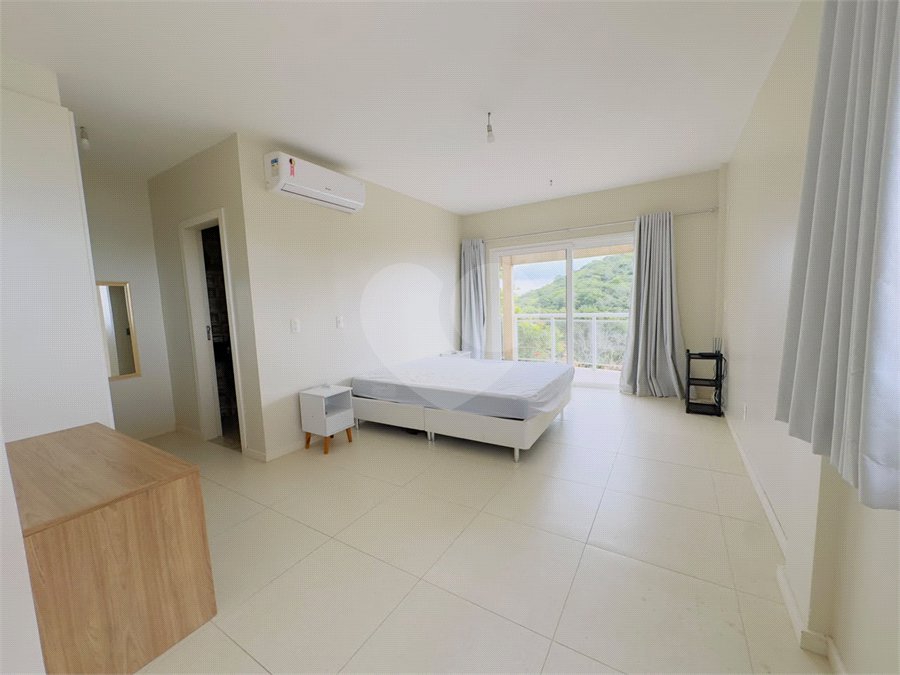 Casa à venda com 4 suítes em João Fernandes, Armação dos Búzios, RJ