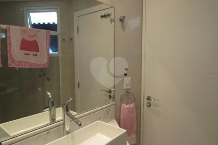 Apartamento à venda com 3 suítes em Real Parque, São Paulo, SP