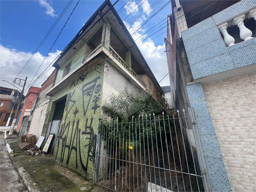 Sobrado à venda com 7 quartos em Cidade Continental, São Paulo, SP