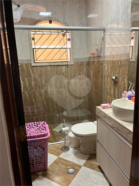 Sobrado à venda com 3 quartos, sendo 1 suíte, em Jardim Fernandes, São Paulo, SP