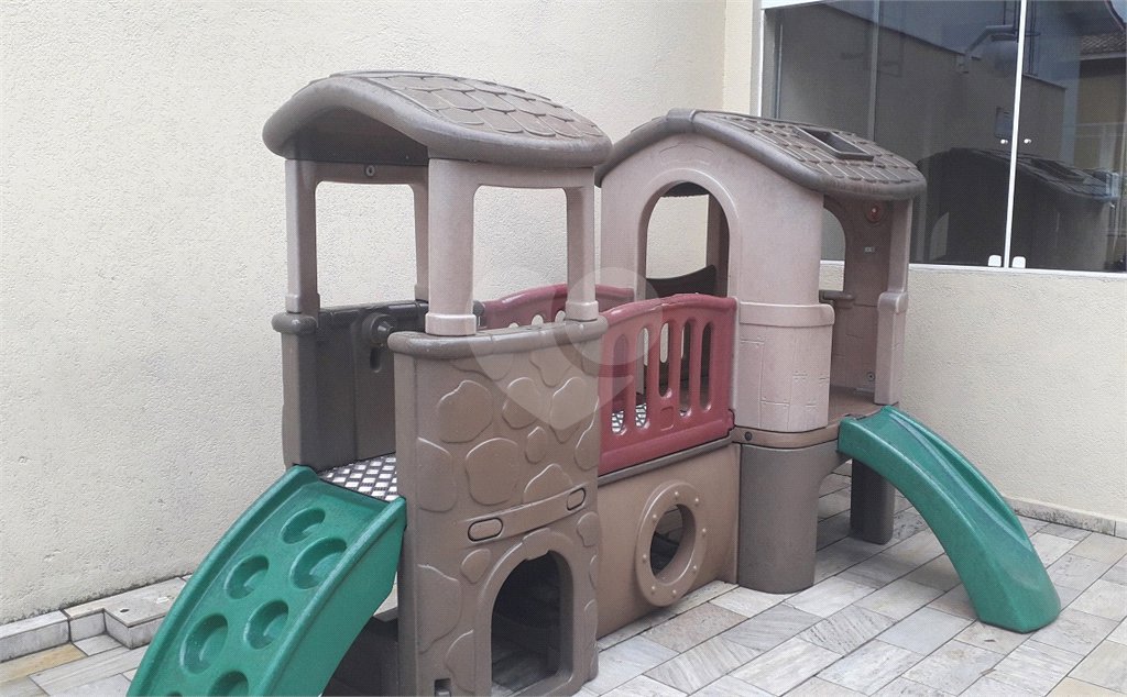 Casa à venda com 3 quartos, sendo 1 suíte,  no condomínio Jardim das Palmas, São Paulo - SP