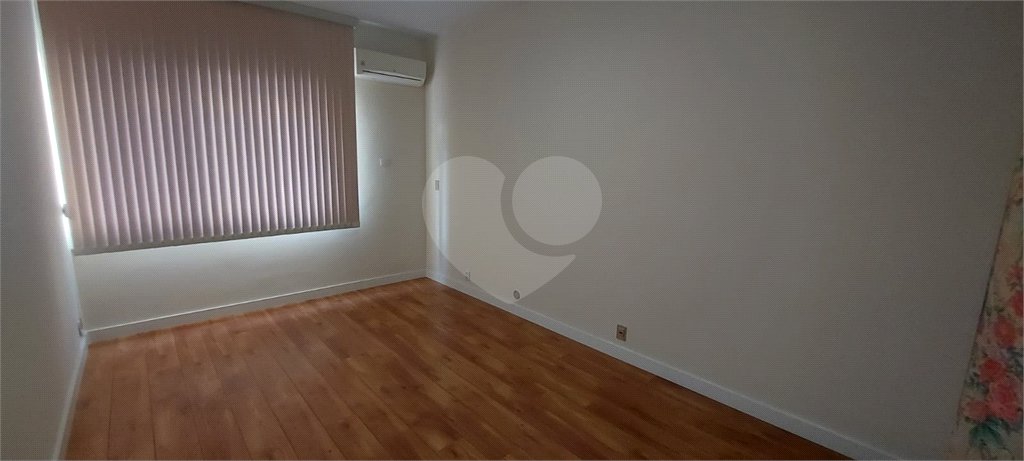 Apartamento à venda com 4 quartos, sendo 1 suíte,  em Laranjeiras, Rio de Janeiro, RJ