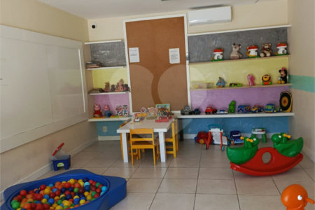 Casa à venda com 3 quartos, sendo 1 suíte, no condomínio Grand Family, Rio de Janeiro - RJ