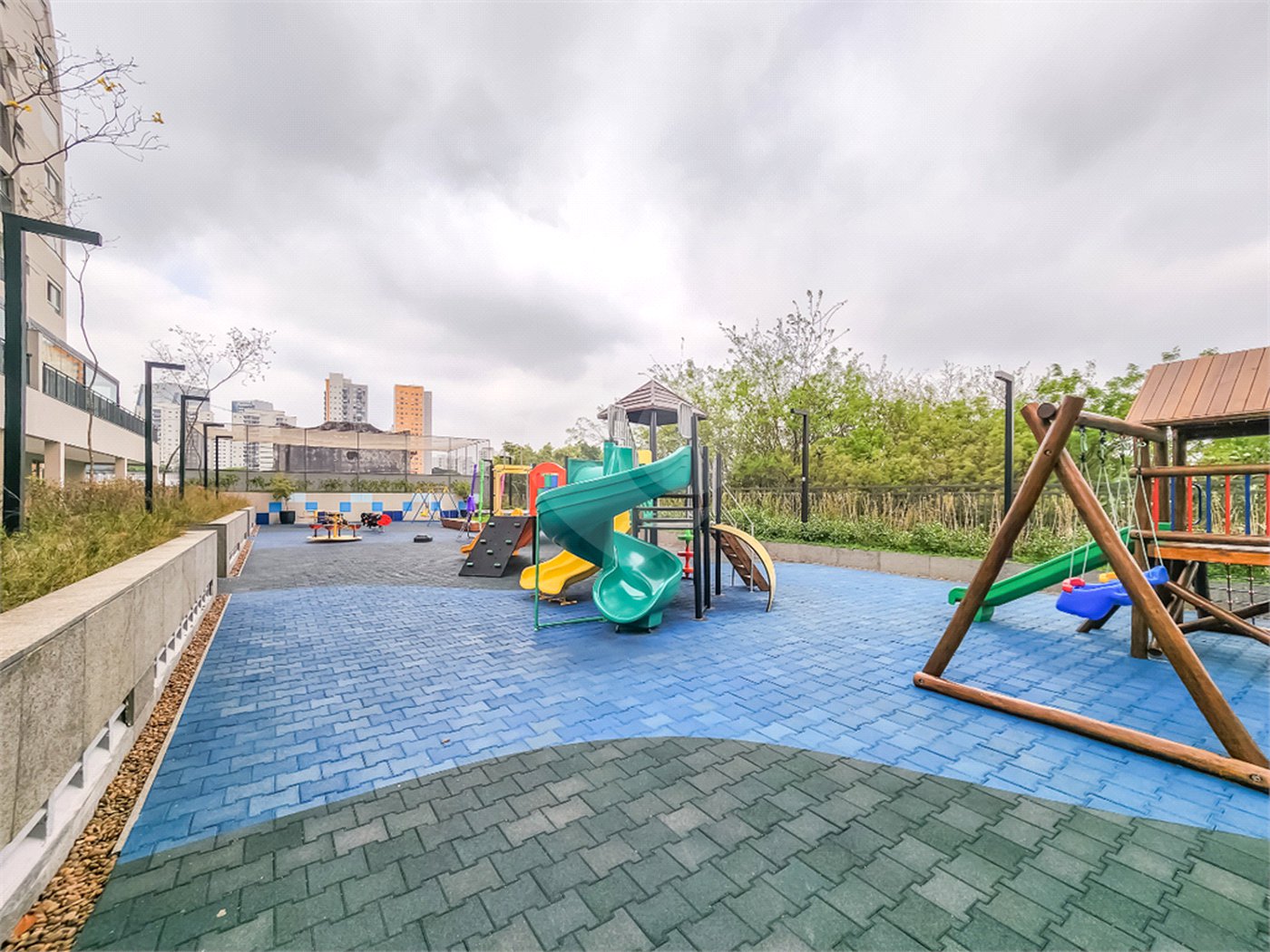 Apartamento à venda com 2 suítes em Santo Amaro, São Paulo, SP