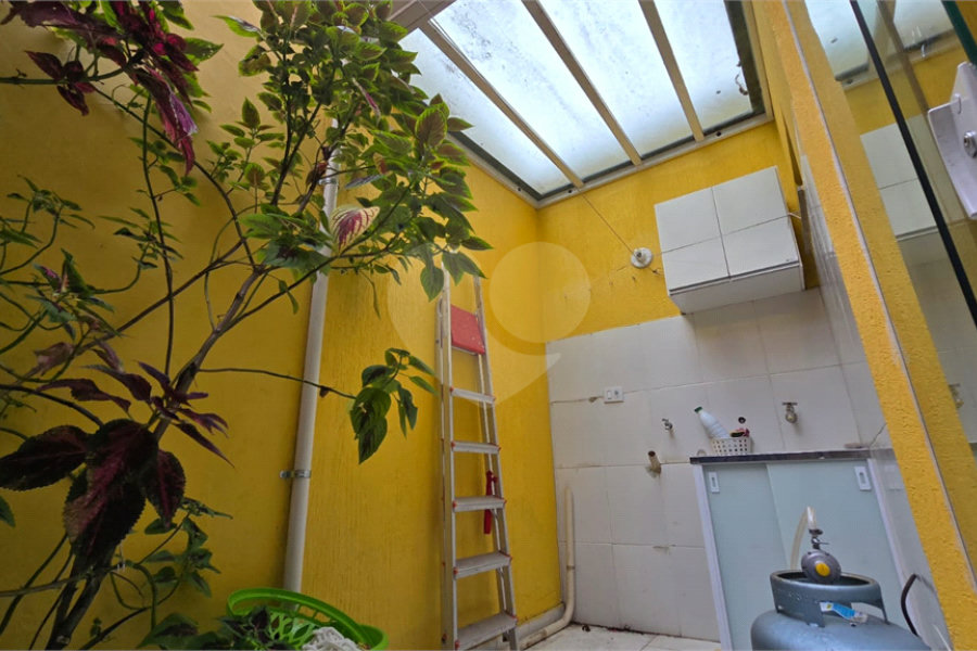 Sobrado à venda com 3 quartos, sendo 1 suíte, em Vila Clarice, São Paulo, SP